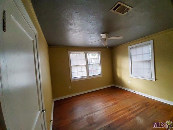 4th image of 2246 Stanford Ave