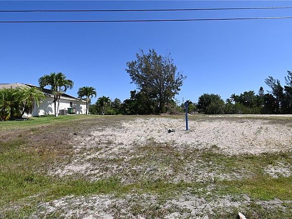 3rd image of 605 SW 21st St