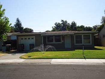 1st image of 799 Fairway Dr