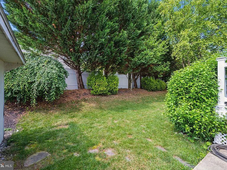 110 Bedrock Dr — Photo 52