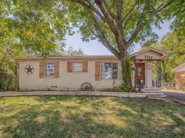 1316 Woodcrest Dr, Mesquite, TX 75149