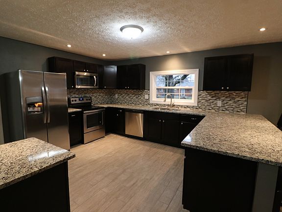 5th image of 2126 Russet Ave
