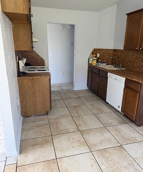 241 NW 90th St — Photo 8
