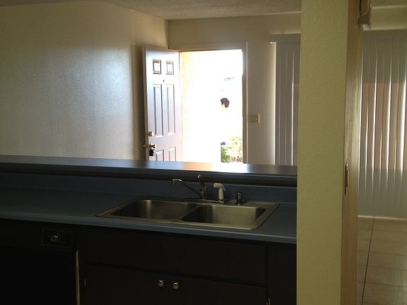5th image of 19601 N 7th St Unit 1011