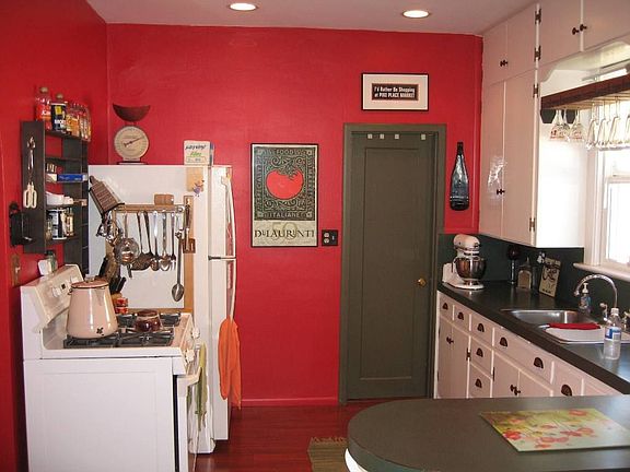 3rd image of 612 4th St SE