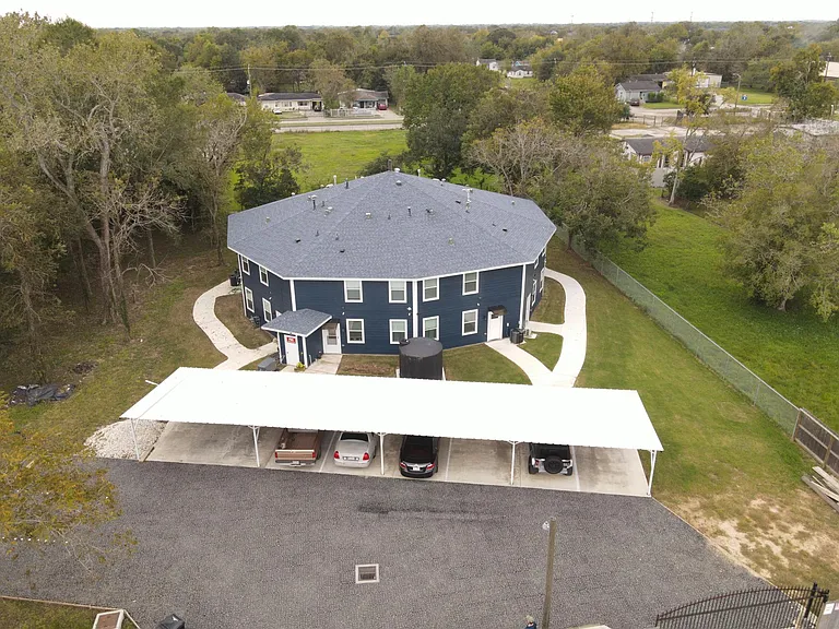Aerial View 5 Units: Mundito Habitat
