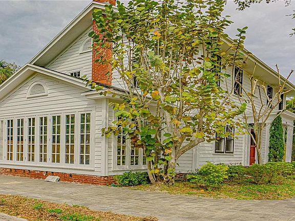 3rd image of 1845 Nebraska Ave NE