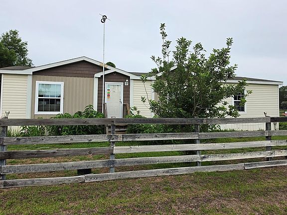 2nd image of 2510 NE 165th St