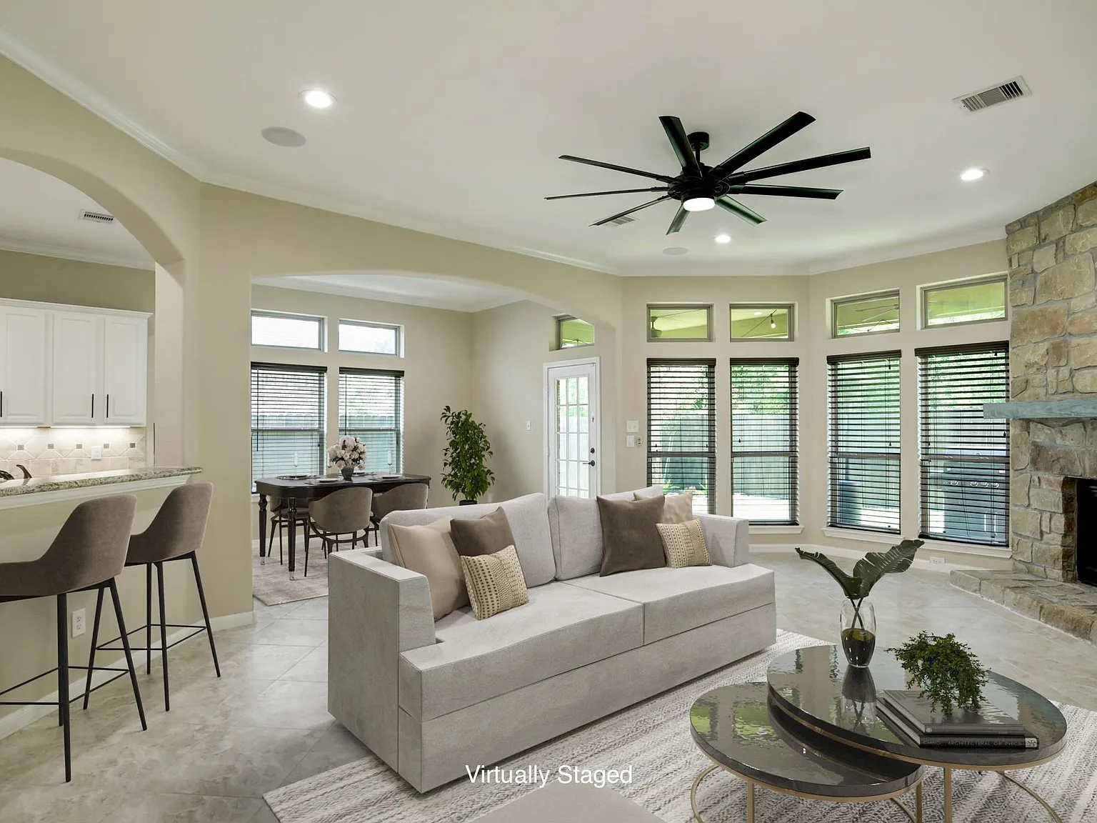 4 bed, 3.0 bath, 2930 sqft, $3,100 — Photo 2