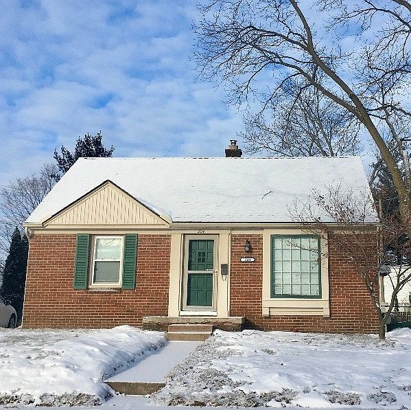 2nd image of 204 Linden Rd