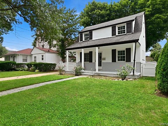 3rd image of 415 Leonard Boulevard