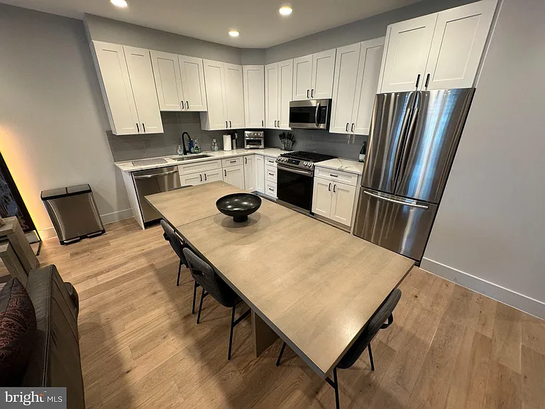 646 Newton Pl NW #201 — Photo 4