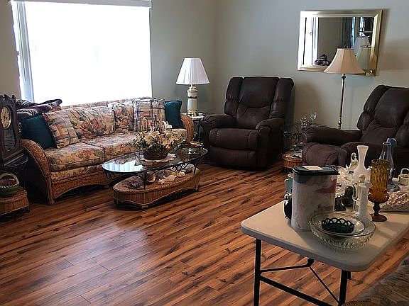 3rd image of 603 Lakeshore Dr