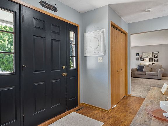 5th image of 1139 Brookview Dr