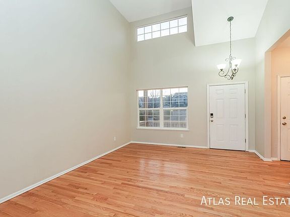 4th image of 6423 Elsinore Dr