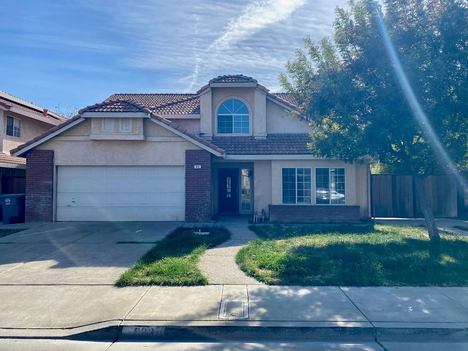 923 Keiko St photo 1