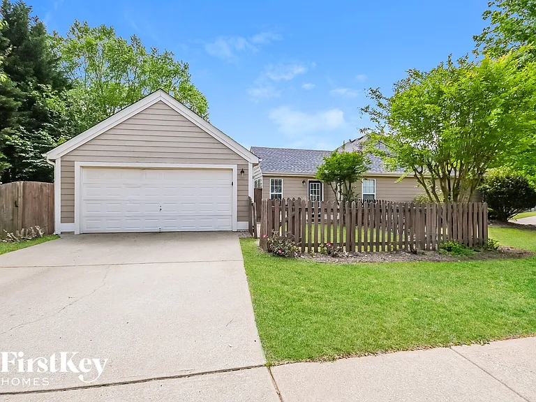 2033 Greenhill Pass — Photo 13