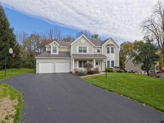 3rd image of 2070 Orchard Park Dr