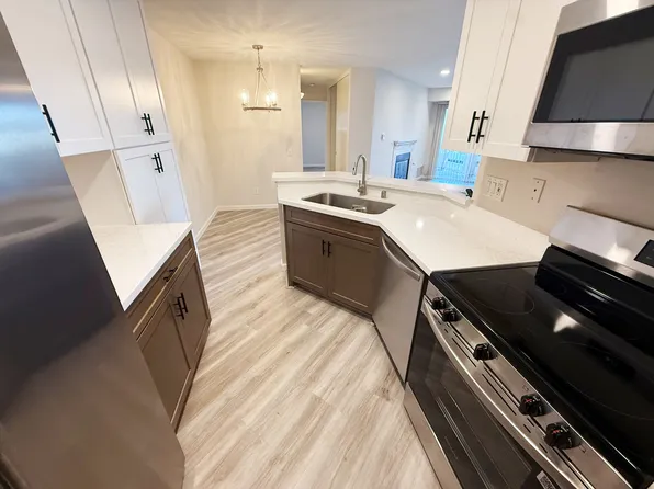 7187 Camino Degrazia Unit 82, San Diego, CA 92111