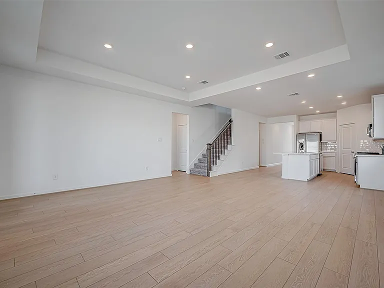 1127 Sugar Dr — Photo 17
