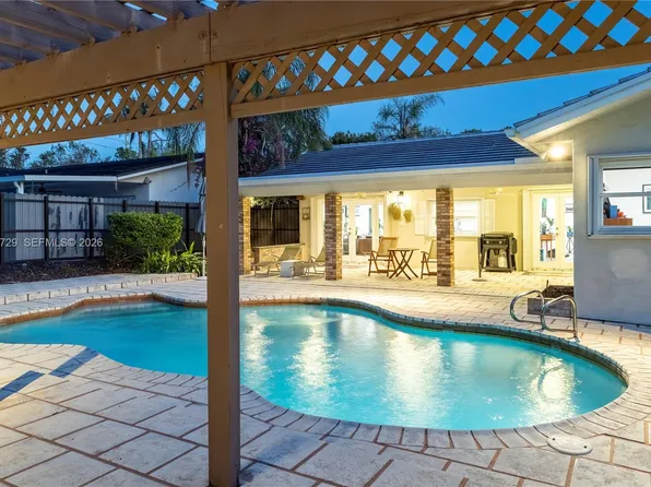 9717 SW 93rd Ter, Miami, FL 33176