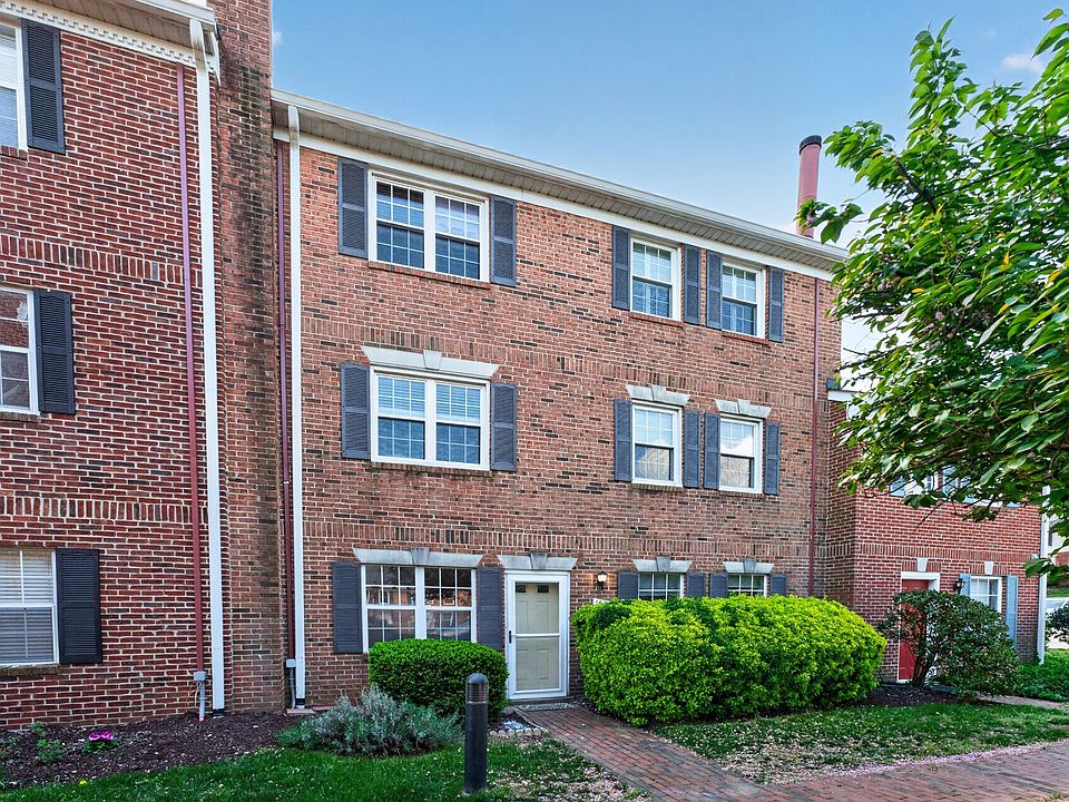 1st image of 1625 S Barton St #1