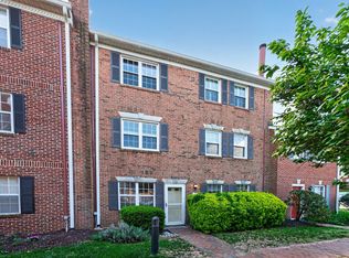 1625 S Barton St #1, Arlington, VA 22204
