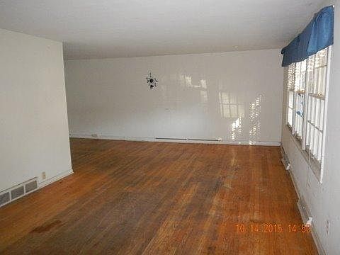 2nd image of 726 W 66th Pl