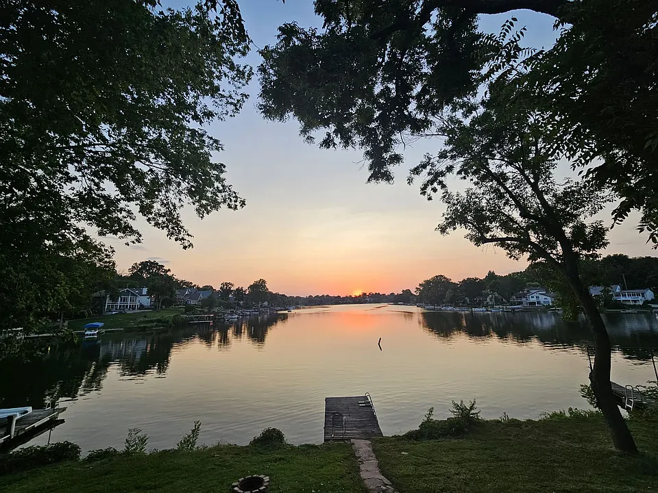 72 Beach Dr