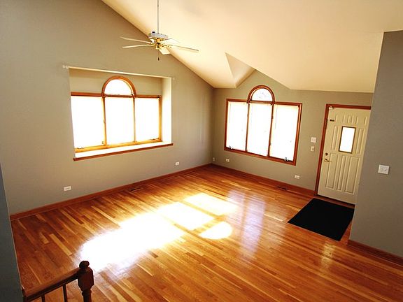 5th image of 16245 Lake Villa Ave