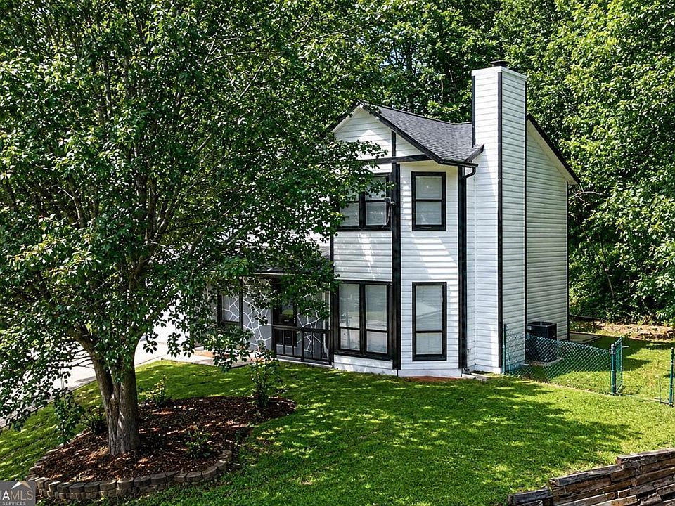 1st image of 556 Sundield Dr NW