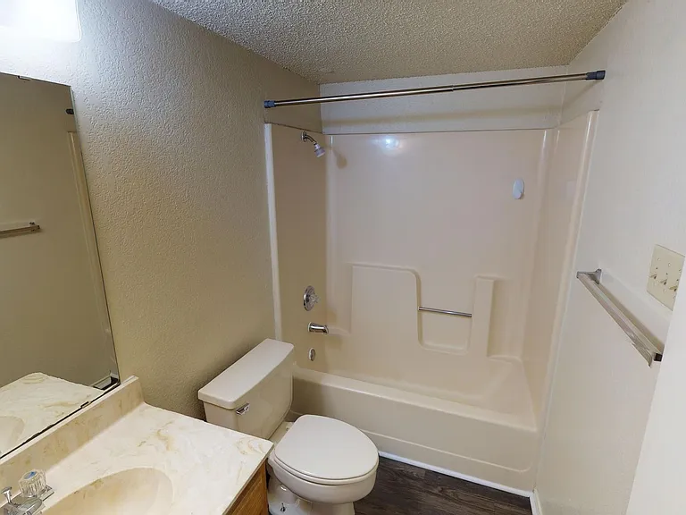 1105 S Avenue B — Photo 6
