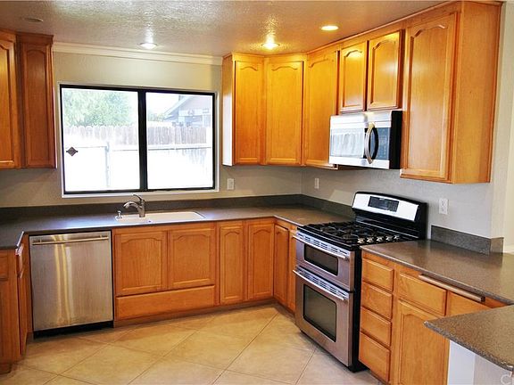 2nd image of 480 Cambridge Dr