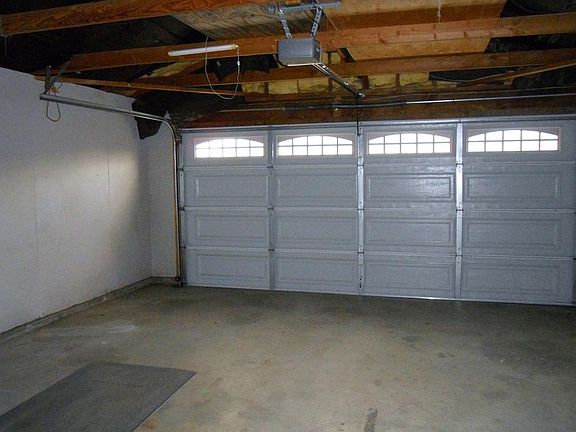 3rd image of 590 E 3rd St
