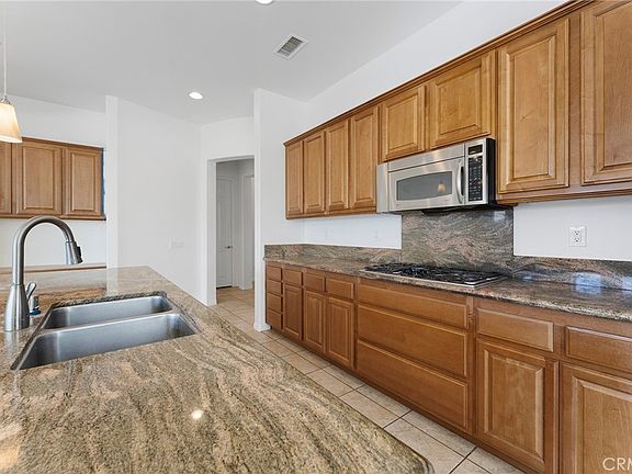 2nd image of 7 Lake Como Ct