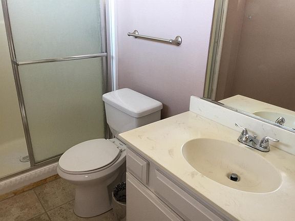 5th image of 32 Barcelona Ct