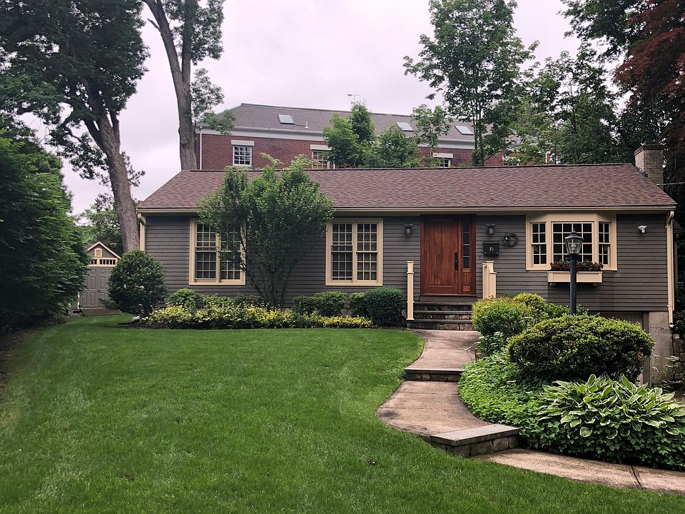 15 Meadowcroft Road