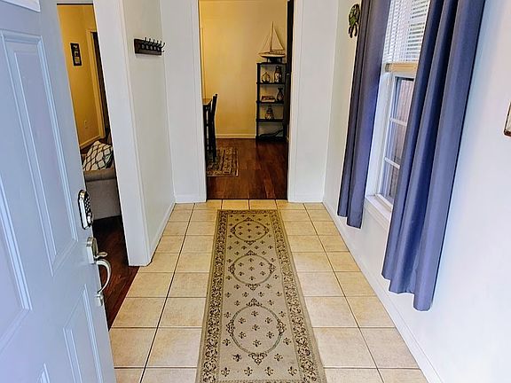 4th image of 1608 Monck St
