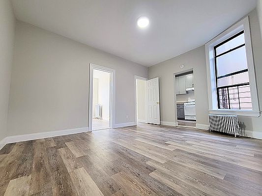 2nd image of 1145 Longfellow Ave APT 22