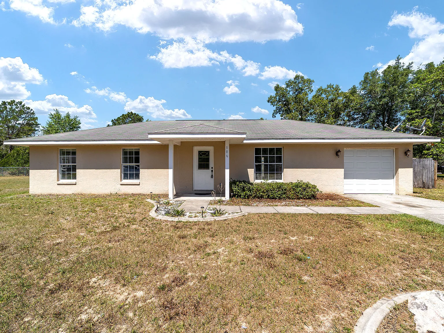 3 bed, 2.0 bath, 1412 sqft, $1,675 — Photo 1