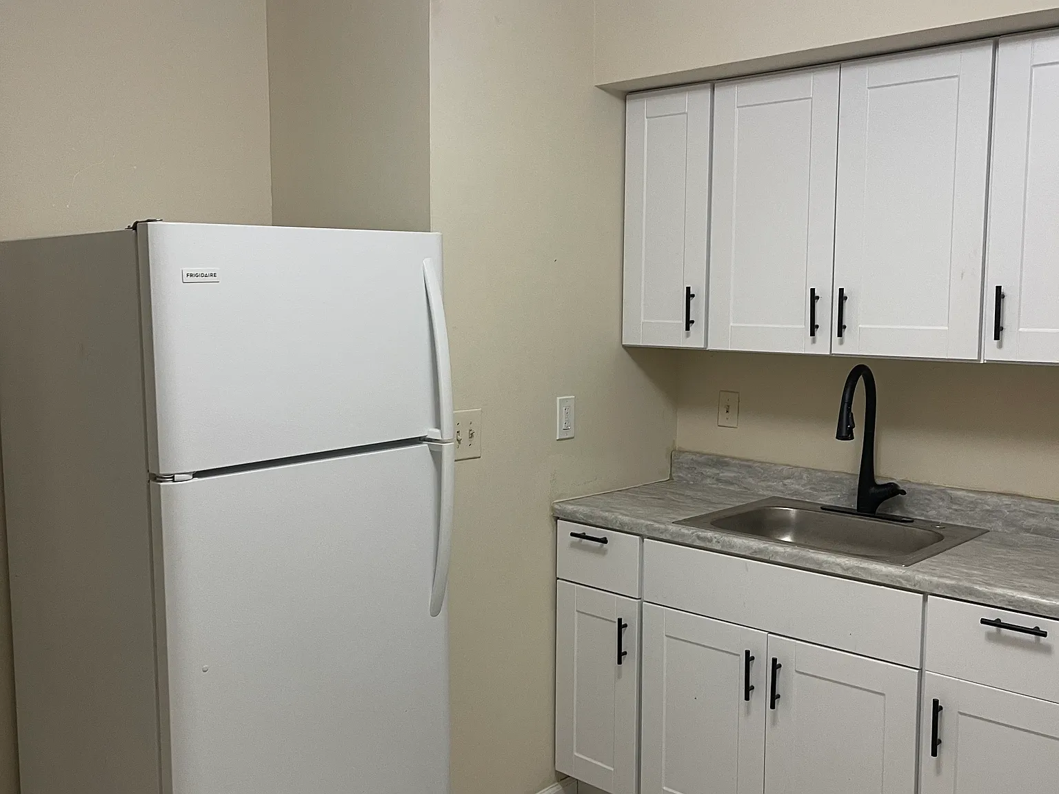 2 bed, 1000 sqft, $1,800 — Photo 4