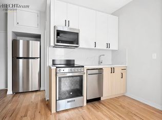 4 Park Pl #2R, Brooklyn, NY 11217