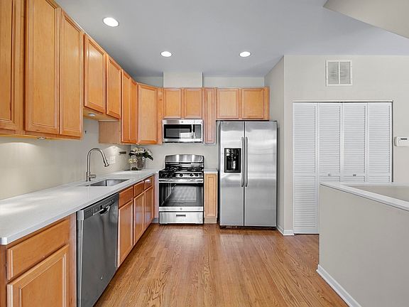 5th image of 4524 S Woodlawn Ave #4524