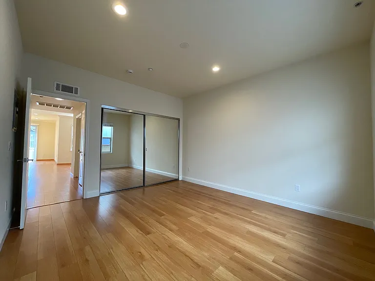 2030 Dracena Dr #17 — Photo 12