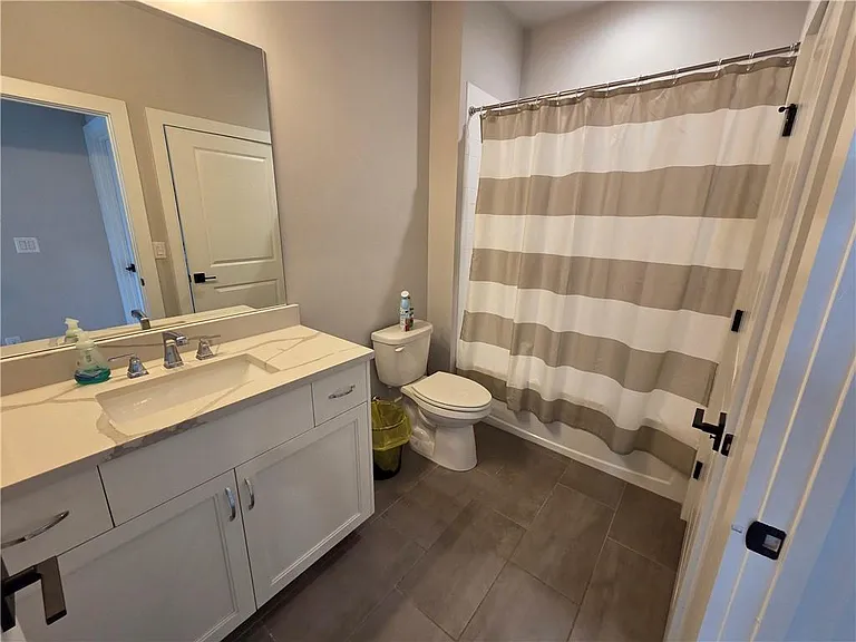 318 Gibson St SE — Photo 44