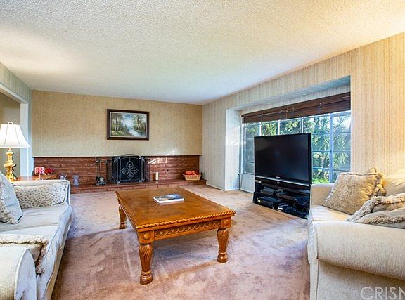 5th image of 12052 Woodley Ave