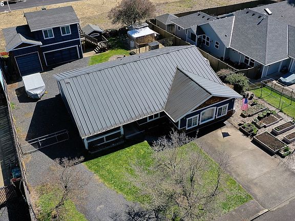 2nd image of 52320 SW Taylor St