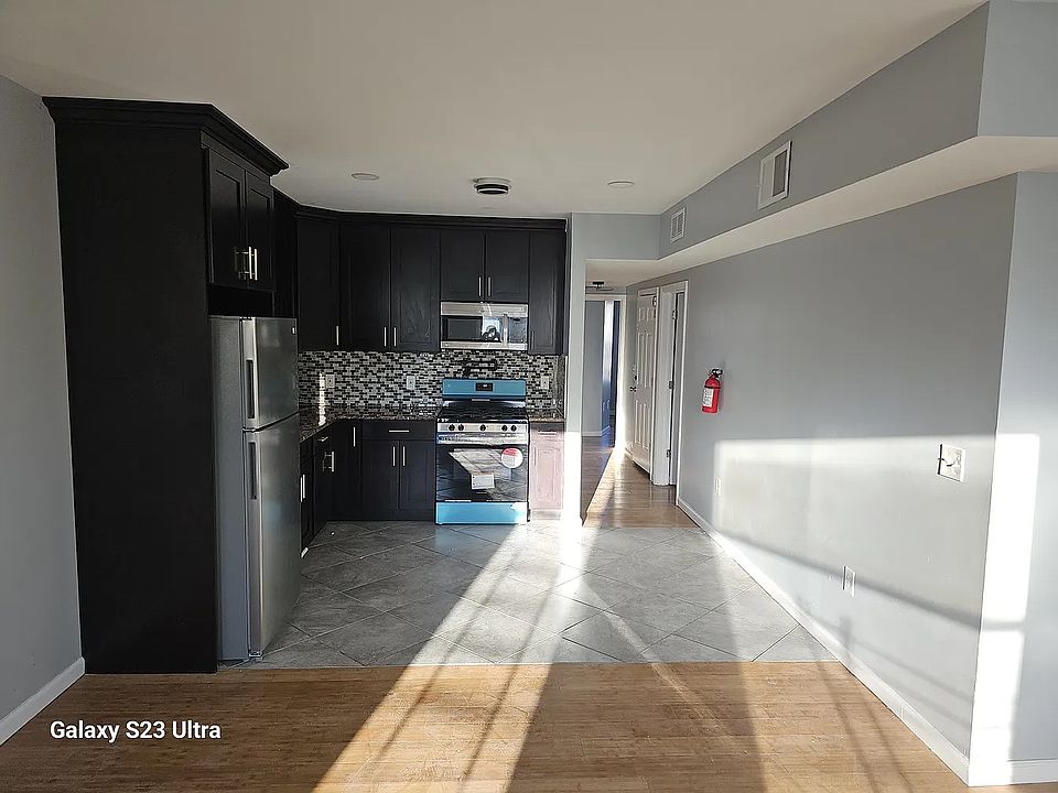 1st image of 251 Pomona Ave #6