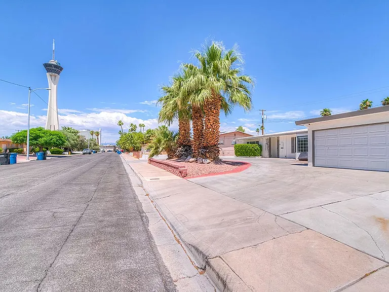 557 Canosa Ave — Photo 42