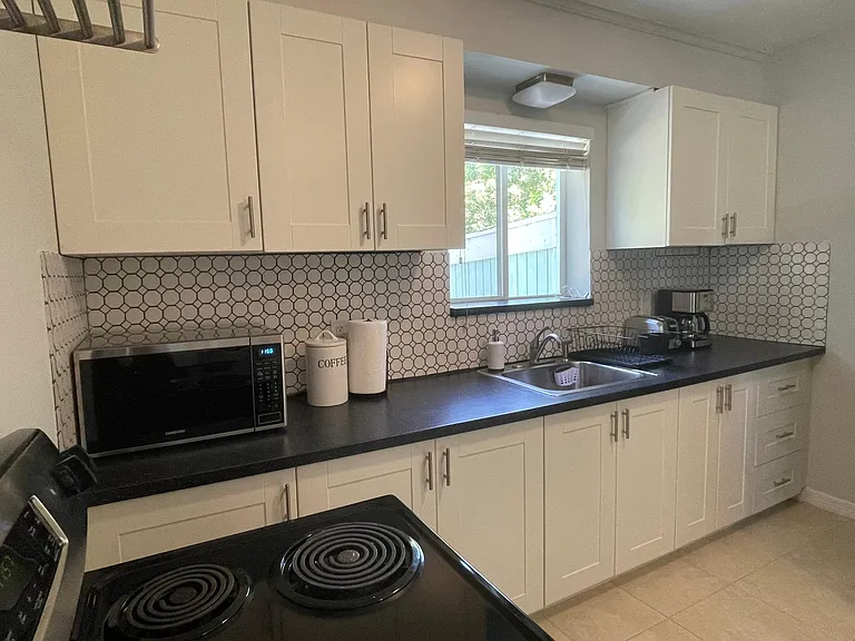 3049 SW 24th St #FRONT — Photo 8